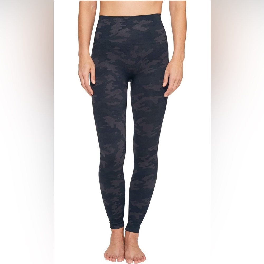 SPANX Leggings Women’s Black Camo Size Medium